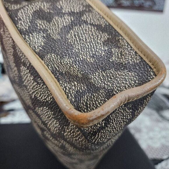 Yves Saint Laurent pouch - Picture 11 of 12